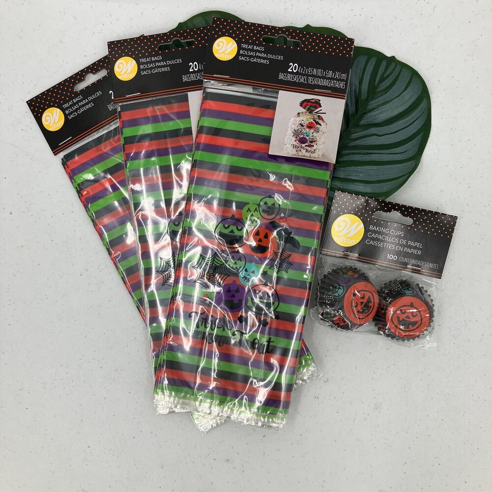 Wilton Clear Trick Pumpkin Halloween Treat Bags Mini Baking Cupcake Cups Liners